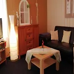 Boutique In With Terrace 度假居 *